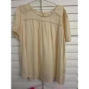 Flower & Feather cream blouse with Swiss dot and crochet detailing size 1X